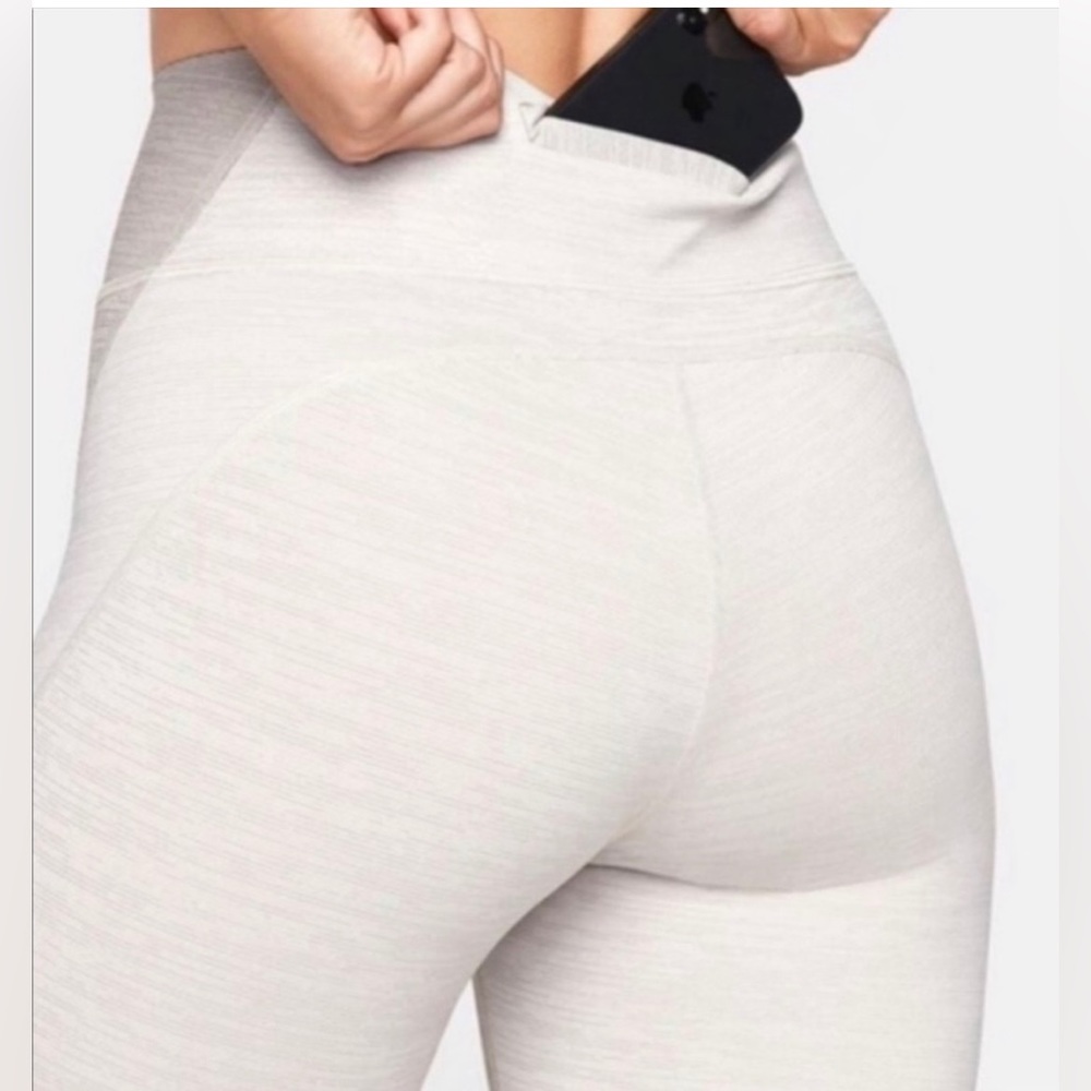 Outdoor voices tech sweat two tone colorblock 7/8 leggings - Picture 3 of 14